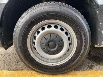 VOLKSWAGEN CRAFTER 2.0 Tdi Cr35 Commerce Plus Panel Van 5Dr Diesel Auto Fwd Lwb Hig