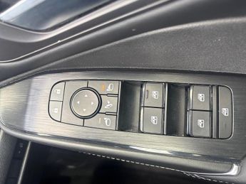 NISSAN QASHQAI 1.5 H E-Power Kuro Edition Suv 5Dr Petrol Hybrid Auto Euro 6 (S/