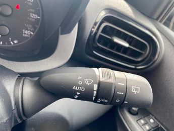 TOYOTA YARIS 1.5 Vvt-H Icon Hatchback 5Dr Petrol Hybrid E-Cvt Euro 6 (S/S) (1