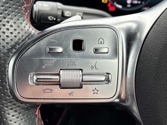 MERCEDES-BENZ GLA Gla 220D 4Matic Amg Line Executive 5Dr Auto