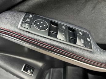 MERCEDES-BENZ GLA Gla 200D 4Matic Amg Line Premium 5Dr Auto