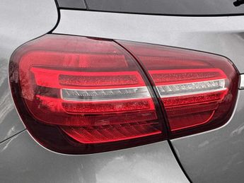 MERCEDES-BENZ GLA Gla 200D 4Matic Amg Line Premium 5Dr Auto