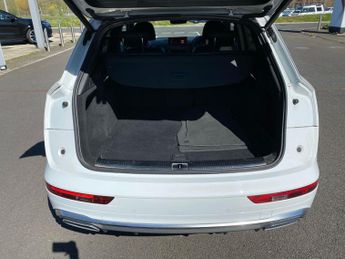 AUDI Q5 2.0 Tdi 40 S Line Suv 5Dr Diesel S Tronic Quattro Euro 6 (S/S) (