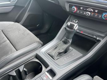 AUDI Q3 2.0 Tdi 35 S Line Suv 5Dr Diesel S Tronic Euro 6 (S/S) (150 Ps)