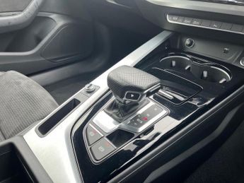 AUDI A4 2.0 Tdi 35 S Line Estate 5Dr Diesel S Tronic Euro 6 (S/S) (163 P