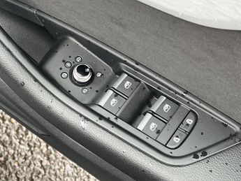 AUDI A4 2.0 Tdi 35 S Line Estate 5Dr Diesel S Tronic Euro 6 (S/S) (163 P
