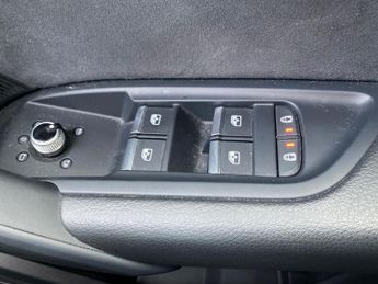 AUDI Q5 2.0 Tdi 40 S Line Suv 5Dr Diesel S Tronic Quattro Euro 6 (S/S) (