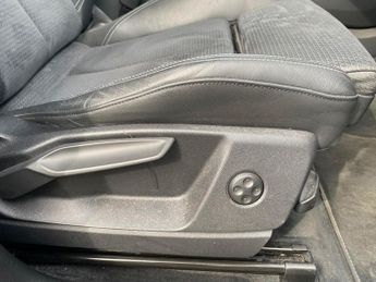 AUDI Q5 2.0 Tdi 40 S Line Suv 5Dr Diesel S Tronic Quattro Euro 6 (S/S) (