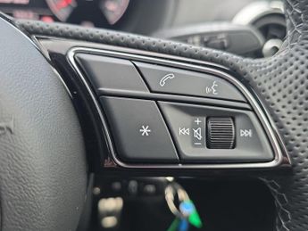 AUDI Q2 35 Tfsi Black Edition 5Dr S Tronic