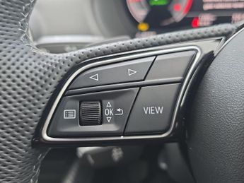AUDI Q2 35 Tfsi Black Edition 5Dr S Tronic
