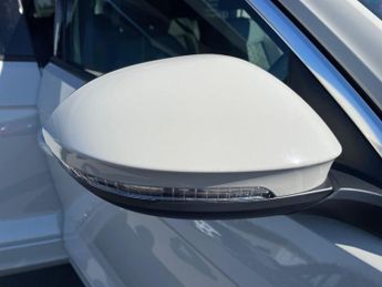 VOLKSWAGEN T-ROC 1.5 Tsi R-Line 5Dr Dsg