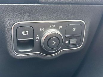 MERCEDES-BENZ GLA Gla 220D 4Matic Amg Line Executive 5Dr Auto