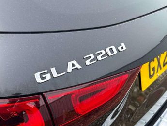 MERCEDES-BENZ GLA Gla 220D 4Matic Amg Line Executive 5Dr Auto
