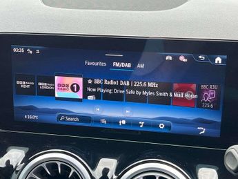 MERCEDES-BENZ GLA Gla 200 Amg Line Executive 5Dr Auto