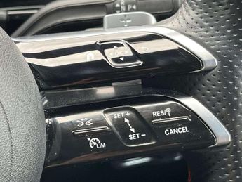 MERCEDES-BENZ GLA Gla 200 Amg Line Executive 5Dr Auto