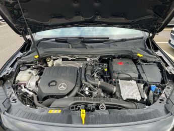 MERCEDES-BENZ GLA Gla 200 Amg Line Executive 5Dr Auto