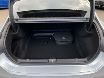 MERCEDES-BENZ EQE Eqe 350+ 215Kw Amg Line Edition 96Kwh 4Dr Auto