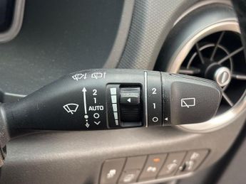 HYUNDAI KONA 1.6 H-Gdi Premium Suv 5Dr Petrol Hybrid Dct Euro 6 (S/S) (141 Ps