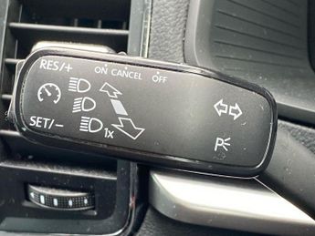 SKODA KAROQ 1.5 Tsi Act Se Drive Suv 5Dr Petrol Dsg Euro 6 (S/S) (150 Ps)