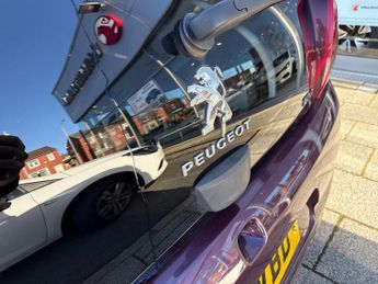 PEUGEOT 108 1.2 Puretech Allure Hatchback 5Dr Petrol Manual Euro 6 (82 Ps)