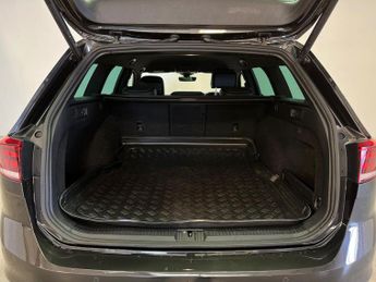 VOLKSWAGEN PASSAT 2.0 Tdi Evo R-Line Estate 5Dr Diesel Dsg Euro 6 (S/S) (150 Ps)