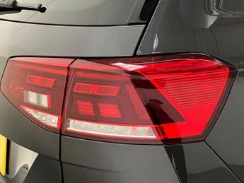 VOLKSWAGEN PASSAT 2.0 Tdi Evo R-Line Estate 5Dr Diesel Dsg Euro 6 (S/S) (150 Ps)