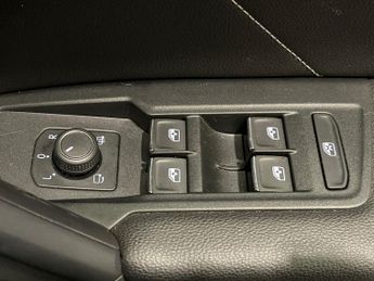 VOLKSWAGEN TIGUAN 1.5 Tsi R-Line Edition Suv 5Dr Petrol Dsg Euro 6 (S/S) (150 Ps)