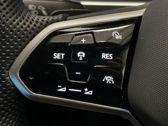 VOLKSWAGEN TIGUAN 1.5 Tsi R-Line Edition Suv 5Dr Petrol Dsg Euro 6 (S/S) (150 Ps)