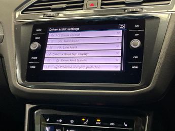 VOLKSWAGEN TIGUAN 1.5 Tsi R-Line Edition Suv 5Dr Petrol Dsg Euro 6 (S/S) (150 Ps)