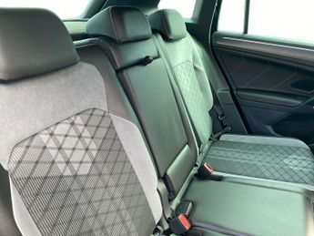 VOLKSWAGEN TIGUAN 1.5 Tsi R-Line Suv 5Dr Petrol Dsg Euro 6 (S/S) (150 Ps)