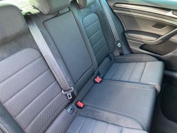 VOLKSWAGEN GOLF 2.0 Tsi R Hatchback 5Dr Petrol Dsg 4Motion Euro 6 (S/S) (300 Ps)