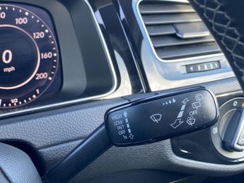 VOLKSWAGEN GOLF 2.0 Tsi R Hatchback 5Dr Petrol Dsg 4Motion Euro 6 (S/S) (300 Ps)