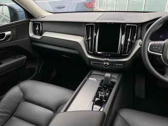 VOLVO XC60 2.0 B5 Mhev Core Suv 5Dr Petrol Hybrid Auto Awd Euro 6 (S/S) (25