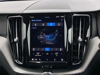 VOLVO XC60 2.0 B5 Mhev Core Suv 5Dr Petrol Hybrid Auto Awd Euro 6 (S/S) (25