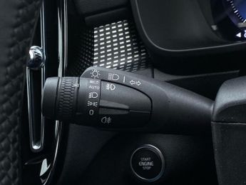 VOLVO XC40 2.0 B4 Mhev Ultimate Suv 5Dr Petrol Hybrid Dct Auto Euro 6 (S/S)