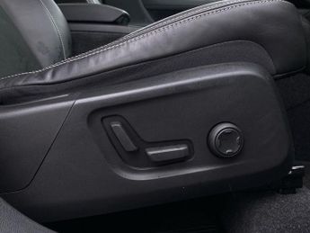 VOLVO XC40 2.0 B4 Mhev Ultimate Suv 5Dr Petrol Hybrid Dct Auto Euro 6 (S/S)