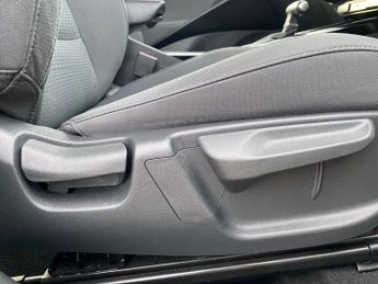 KIA NIRO 1.6 Gdi Hybrid 2 5Dr Dct