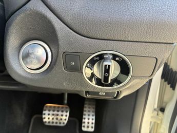 MERCEDES-BENZ GLA Gla 200 Amg Line 5Dr Auto [Premium Plus]