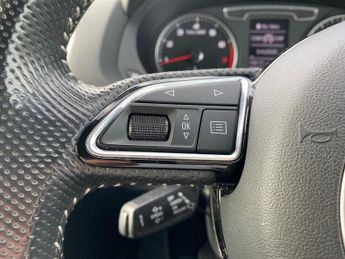 AUDI Q3 1.4 Tfsi Cod S Line Edition Suv 5Dr Petrol S Tronic Euro 6 (S/S)