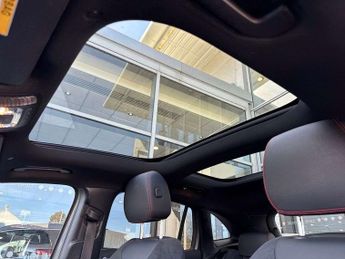 MERCEDES-BENZ GLA Gla 220D 4Matic Amg Line Premium Plus 5Dr Auto