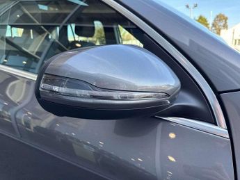 MERCEDES-BENZ GLA Gla 220D 4Matic Amg Line Premium Plus 5Dr Auto