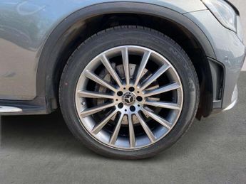 MERCEDES-BENZ GLC Glc 220D 4Matic Amg Line Premium 5Dr 9G-Tronic