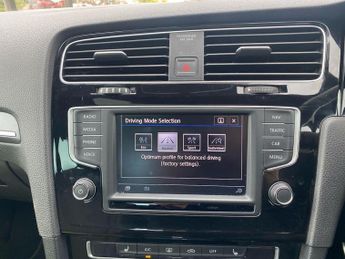 VOLKSWAGEN GOLF 2.0 Tdi Bluemotion Tech R-Line Edition Hatchback 5Dr Diesel Dsg 
