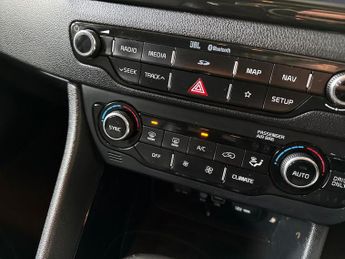 KIA NIRO 1.6 Gdi Phev 3 5Dr Dct