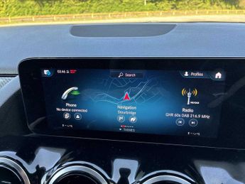 MERCEDES-BENZ GLA Gla 180 Amg Line Executive 5Dr Auto