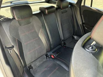 MERCEDES-BENZ GLA Gla 180 Amg Line Executive 5Dr Auto