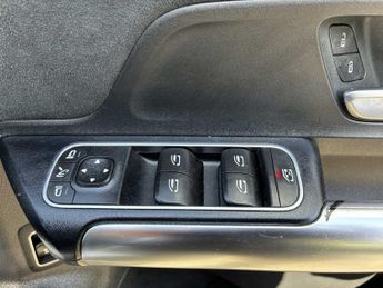 MERCEDES-BENZ GLA Gla 180 Amg Line Executive 5Dr Auto