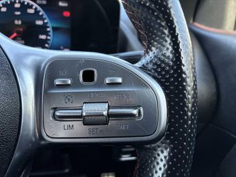 MERCEDES-BENZ GLA Gla 180 Amg Line Executive 5Dr Auto