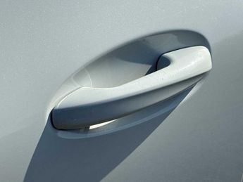 MERCEDES-BENZ GLA Gla 180 Amg Line Executive 5Dr Auto