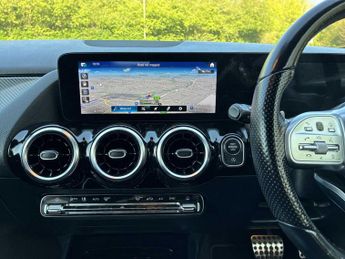 MERCEDES-BENZ GLA Gla 180 Amg Line Executive 5Dr Auto